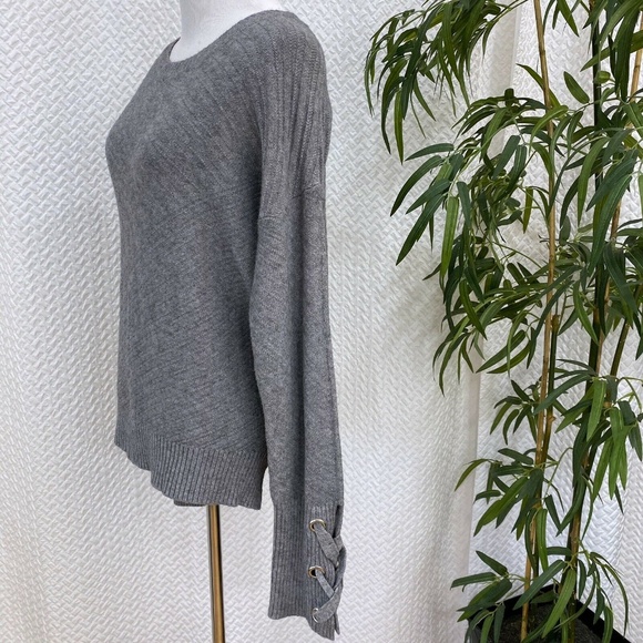 Vivante by VSA Crew Neck Knit Sweater Lace Up Cuff - Picture 4 of 6